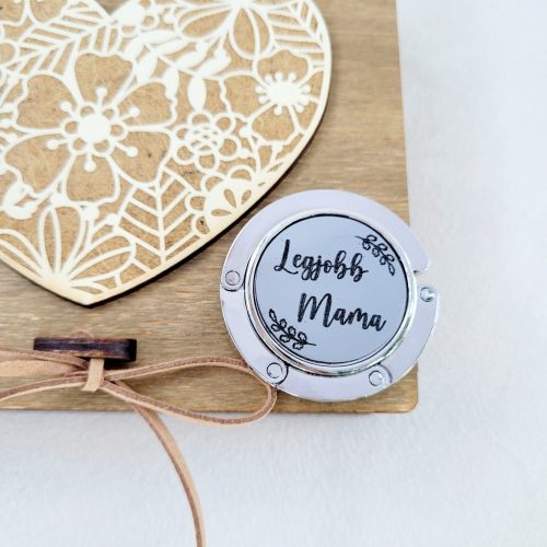 Táskaakasztó ajándékdobozban gravírozással