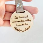 Kulcstartó kétoldalas gravírozással