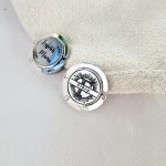 Táskaakasztó felirattal