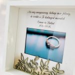 Szülőköszöntő fényképtartó gravírozással